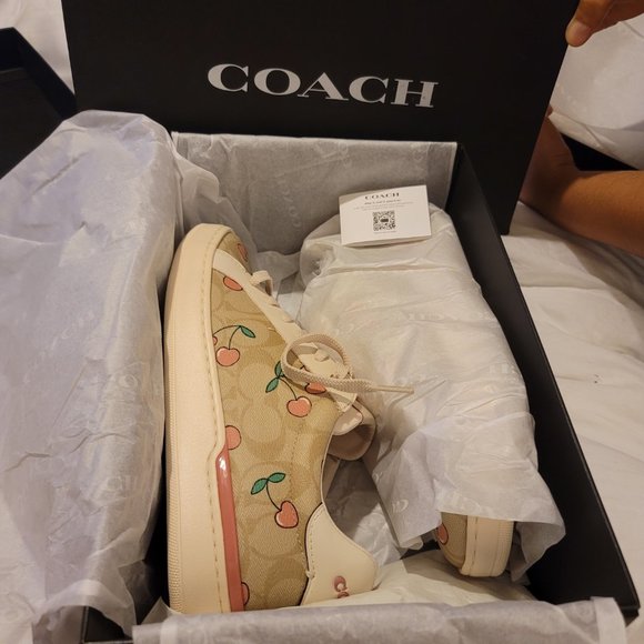 COACH Clip Low Top Sneaker In Signature Canvas With Heart Cherry Print - Picture 4 of 15